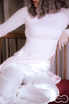 Em mẫu ruột nude cùng bộ trang phục áo dài