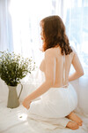 Em mẫu ruột nude cùng bộ trang phục áo dài