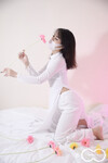 Em mẫu ruột nude cùng bộ trang phục áo dài