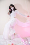 Em mẫu ruột nude cùng bộ trang phục áo dài