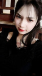 Vợ hàng xóm ngon đây. Chồng đi câu nên vợ buông thả.