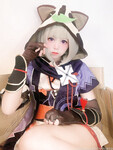 Em gái cosplay loli