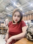 Chị họ hàng xa, lớn hơn t 4t. Nhìn mặt chị ấy dâm mê lắm.