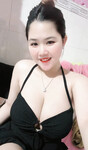 Em gái xinh Thảo Hiền show vú quá to của mình