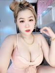 Em gái xinh Thảo Hiền show vú quá to của mình