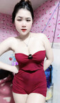 Em gái xinh Thảo Hiền show vú quá to của mình