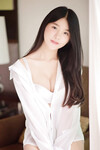 E xinh căng tròn mọng nước
