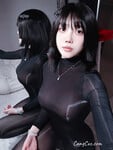 Gái trung show bướm