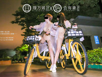 Đôi bạn thân rủ nhau public cực nứng ở ngoài đường