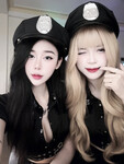 Gái xinh cosplay cảnh sát gây nứng