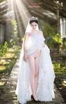 Bộ ảnh nude khiêu dâm public của 2 cô dâu dâm đãng