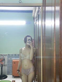Em sinh viên khoe hàng cực nứng full ở mô tả