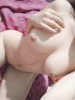 Bé áo đen lộ ảnh sex