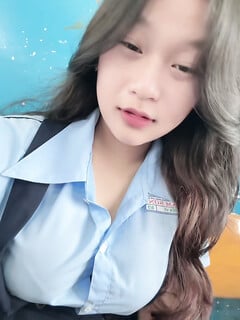 Ai lột đồ AI dùm bé này mups vãi