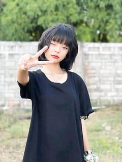 Em học sinh có máu dâm 2